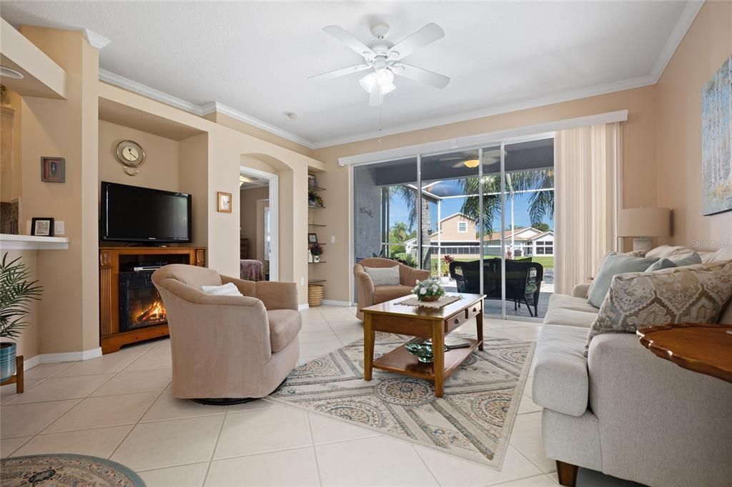 For Sale: $319,900 (2 beds, 2 baths, 1455 Square Feet)