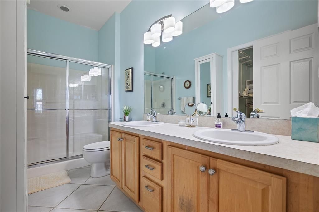 For Sale: $319,900 (2 beds, 2 baths, 1455 Square Feet)