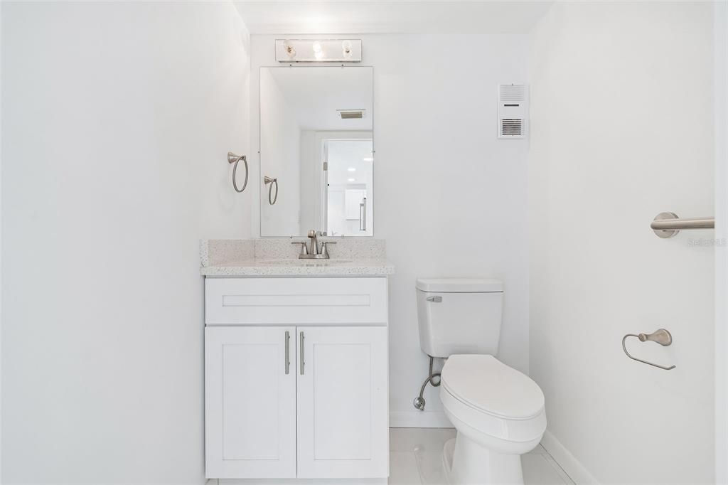 В аренду: $2,300 (1 спален, 1 ванн, 885 Квадратных фут)