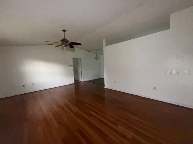 For Sale: $155,750 (2 beds, 2 baths, 1211 Square Feet)