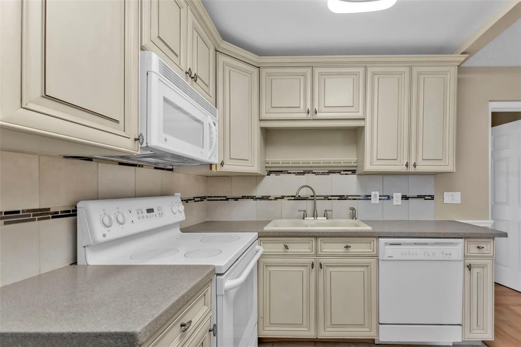 На продажу: $249,900 (3 спален, 2 ванн, 1517 Квадратных фут)