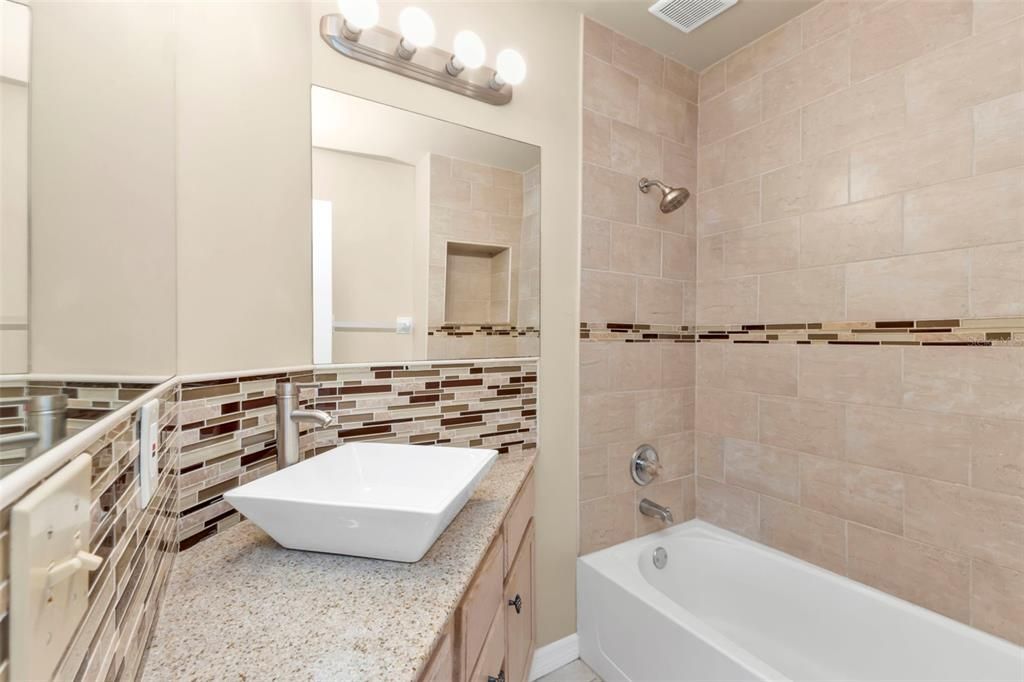 На продажу: $249,900 (3 спален, 2 ванн, 1517 Квадратных фут)