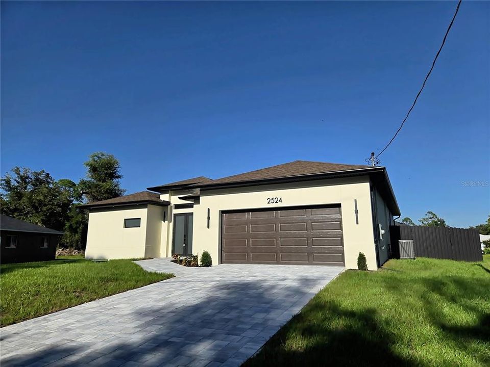На продажу: $459,999 (3 спален, 2 ванн, 1741 Квадратных фут)