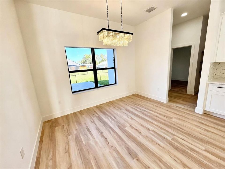 На продажу: $459,999 (3 спален, 2 ванн, 1741 Квадратных фут)