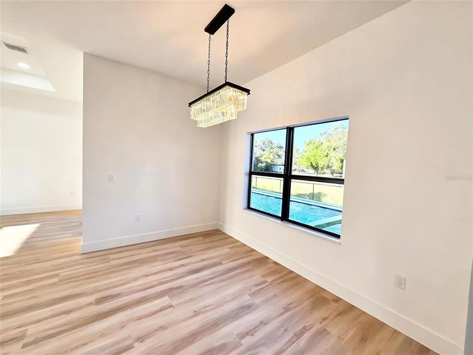 На продажу: $459,999 (3 спален, 2 ванн, 1741 Квадратных фут)