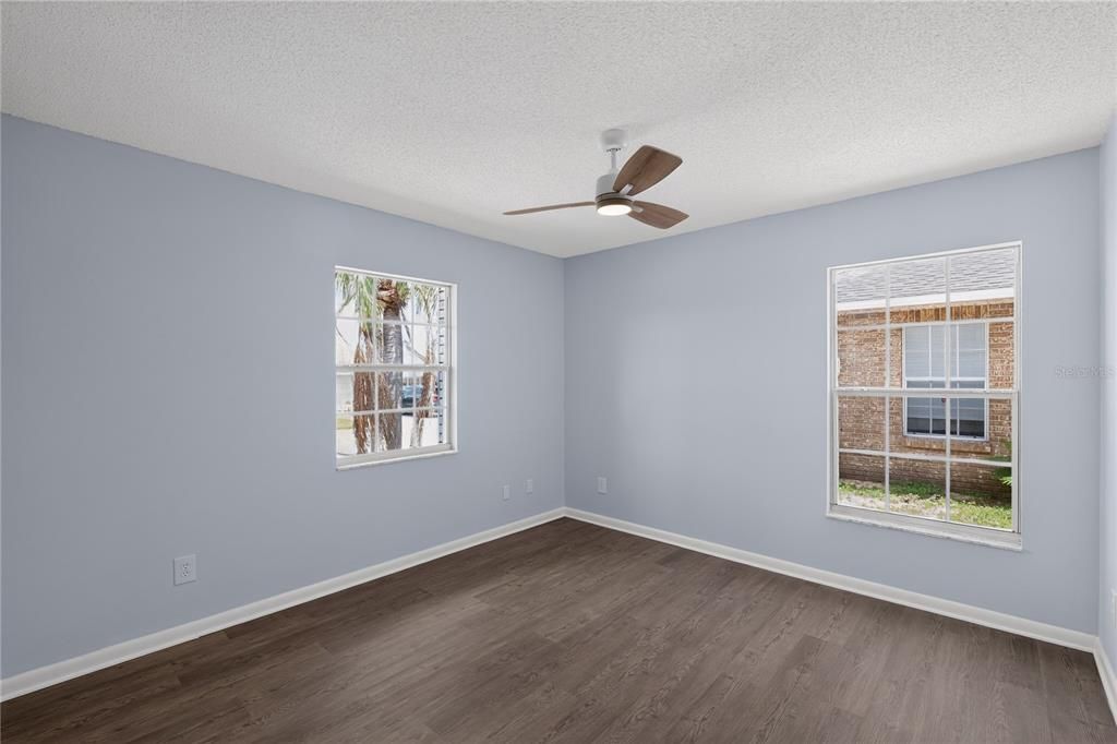 For Sale: $143,990 (2 beds, 2 baths, 858 Square Feet)