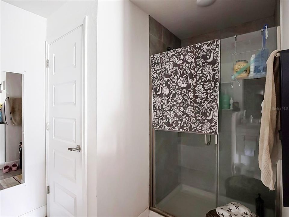 En Venta: $364,000 (4 camas, 3 baños, 2237 Pies cuadrados)