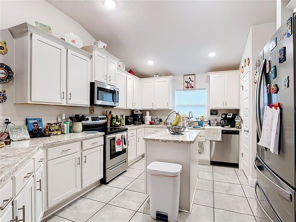 En Venta: $364,000 (4 camas, 3 baños, 2237 Pies cuadrados)