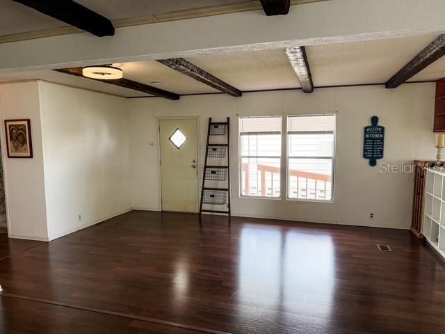 For Sale: $235,000 (3 beds, 2 baths, 1288 Square Feet)
