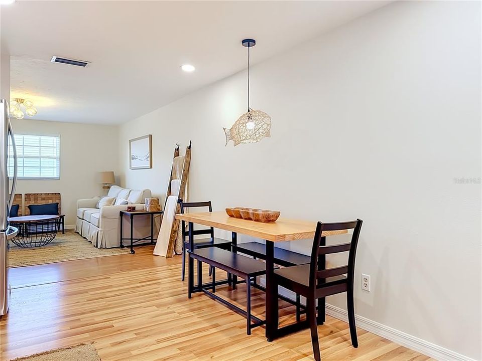 For Sale: $880,000 (3 beds, 2 baths, 972 Square Feet)