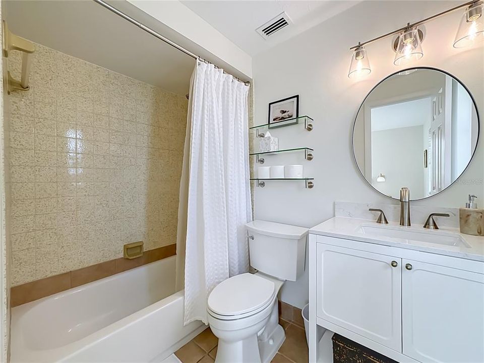 For Sale: $880,000 (3 beds, 2 baths, 972 Square Feet)
