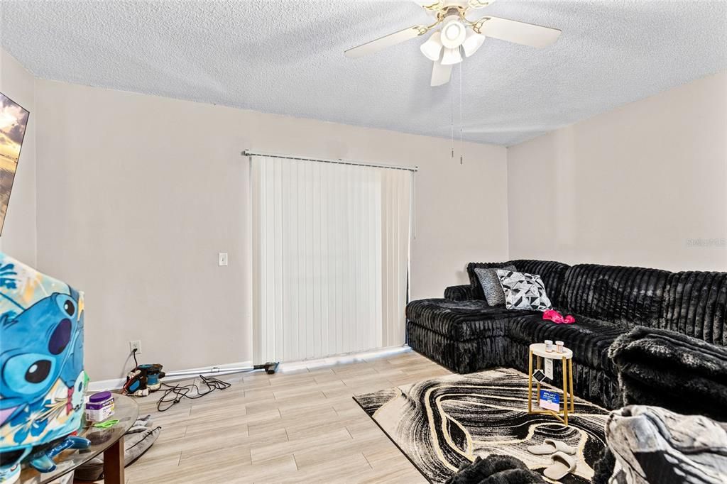 En Venta: $159,000 (2 camas, 2 baños, 1206 Pies cuadrados)
