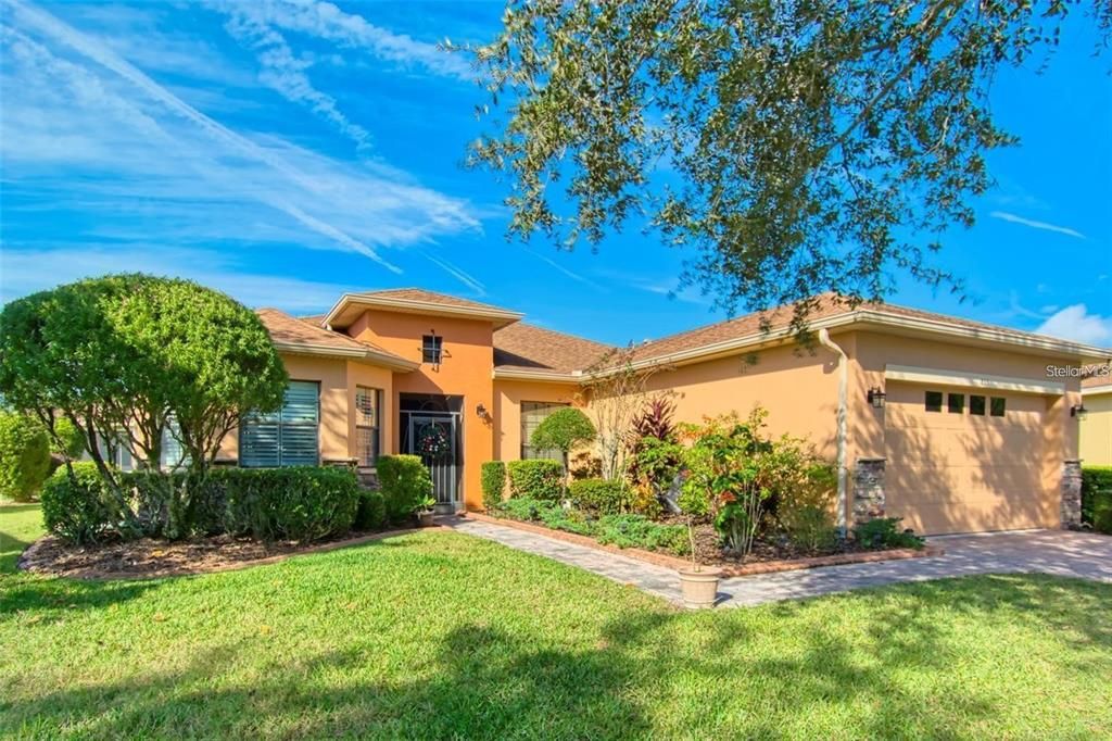 For Rent: $2,300 (2 beds, 2 baths, 2101 Square Feet)