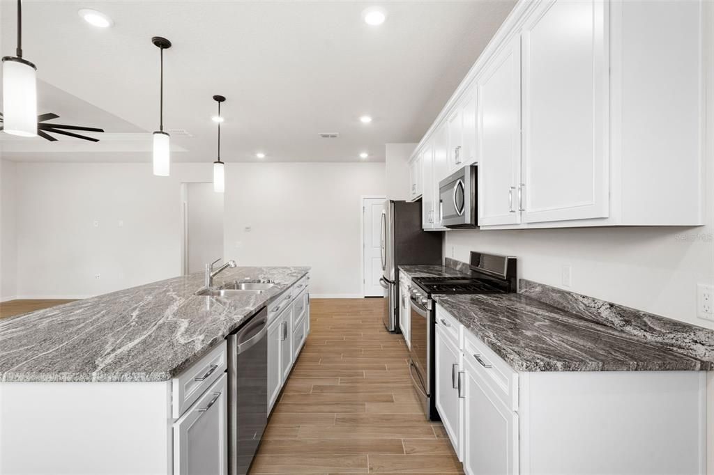 For Sale: $595,000 (3 beds, 2 baths, 2000 Square Feet)