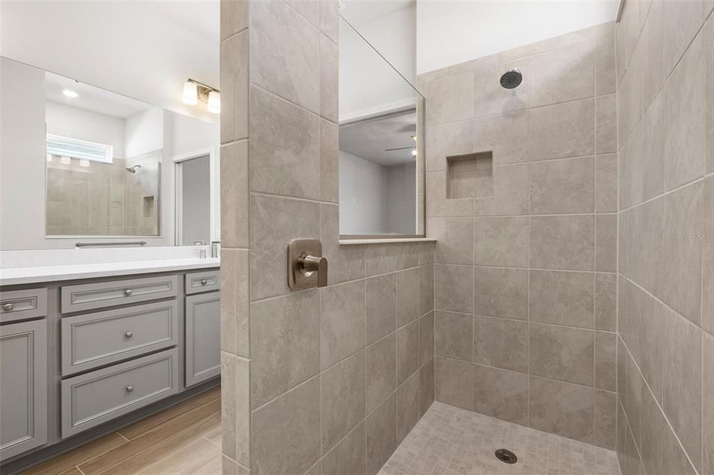 For Sale: $595,000 (3 beds, 2 baths, 2000 Square Feet)