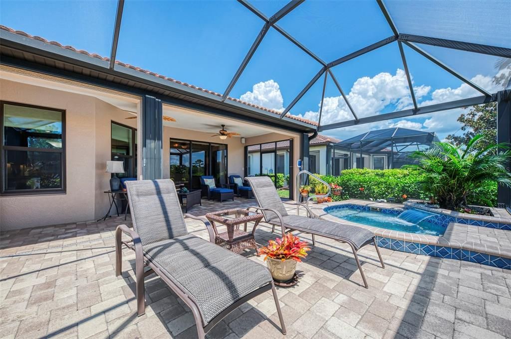 Activo con contrato: $530,000 (3 camas, 2 baños, 2207 Pies cuadrados)