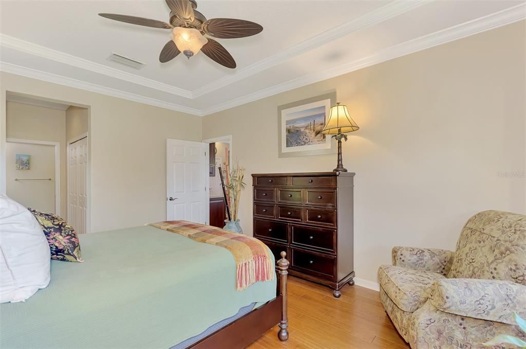 Activo con contrato: $530,000 (3 camas, 2 baños, 2207 Pies cuadrados)