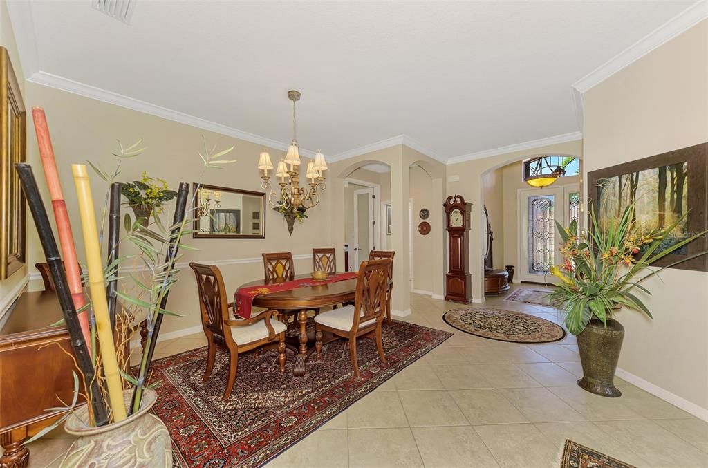 Activo con contrato: $530,000 (3 camas, 2 baños, 2207 Pies cuadrados)