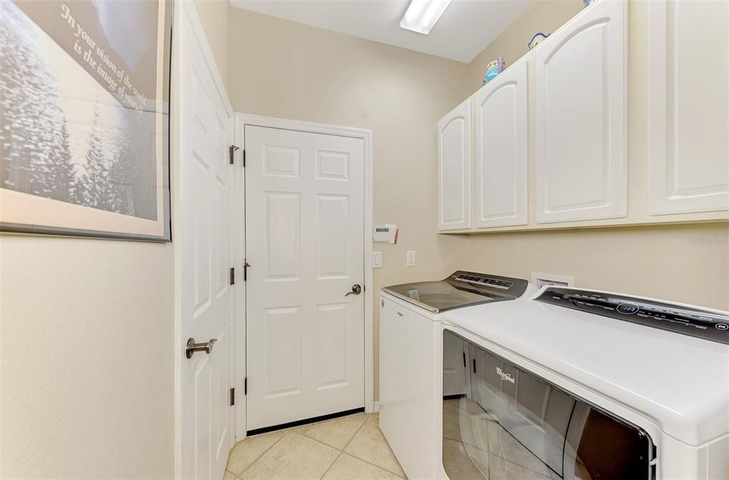 Activo con contrato: $530,000 (3 camas, 2 baños, 2207 Pies cuadrados)