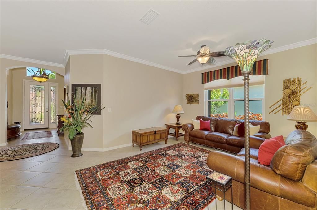 Activo con contrato: $530,000 (3 camas, 2 baños, 2207 Pies cuadrados)