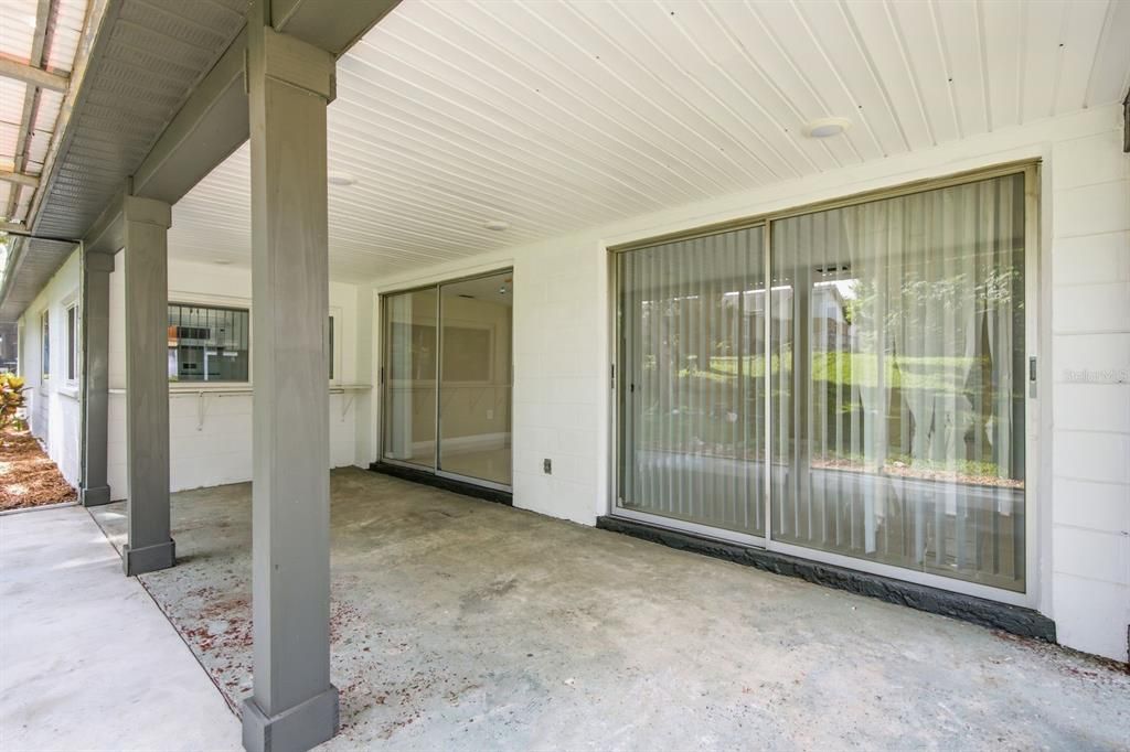For Sale: $295,000 (3 beds, 3 baths, 1519 Square Feet)