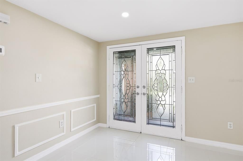 For Sale: $295,000 (3 beds, 3 baths, 1519 Square Feet)