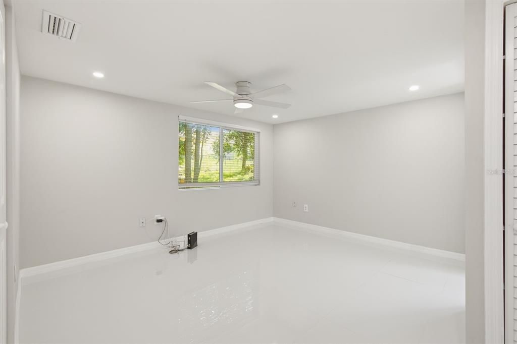 For Sale: $295,000 (3 beds, 3 baths, 1519 Square Feet)