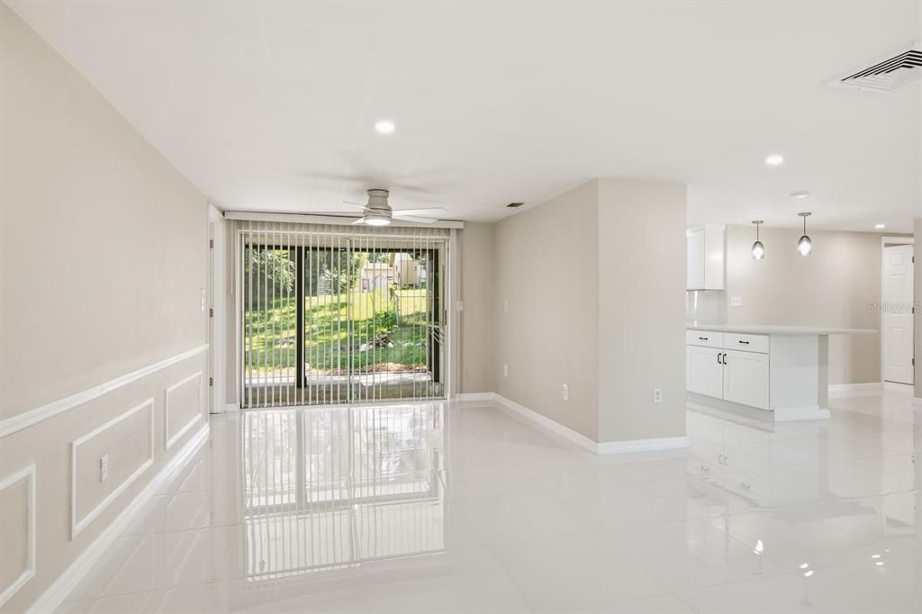 For Sale: $295,000 (3 beds, 3 baths, 1519 Square Feet)