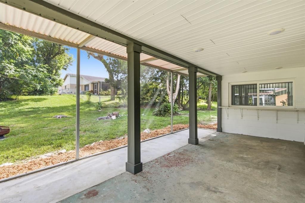 For Sale: $295,000 (3 beds, 3 baths, 1519 Square Feet)