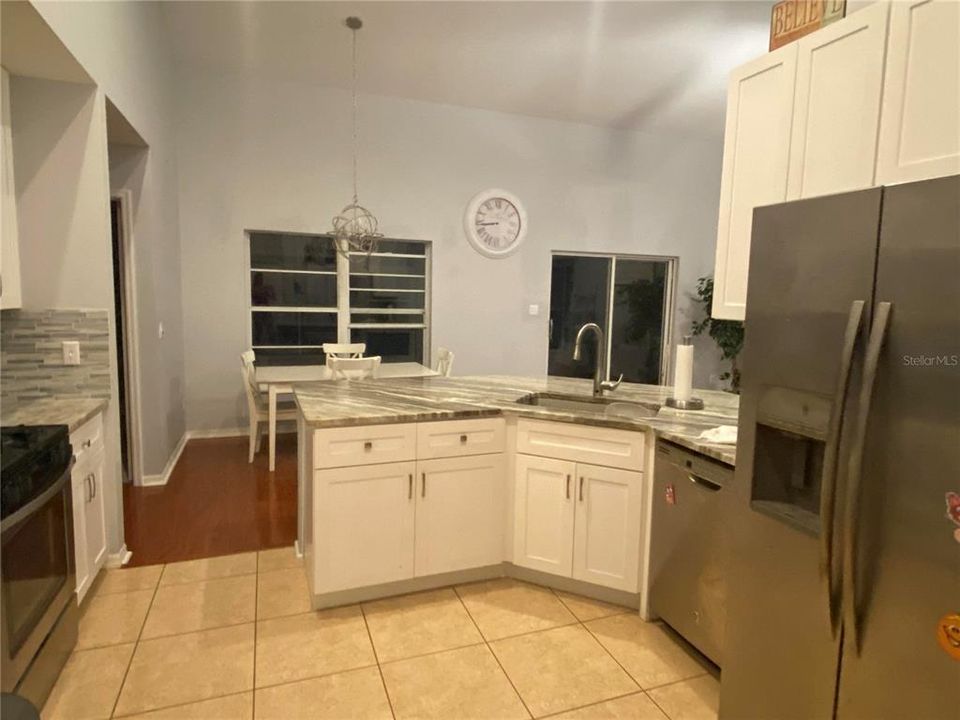 В аренду: $3,500 (4 спален, 2 ванн, 2267 Квадратных фут)