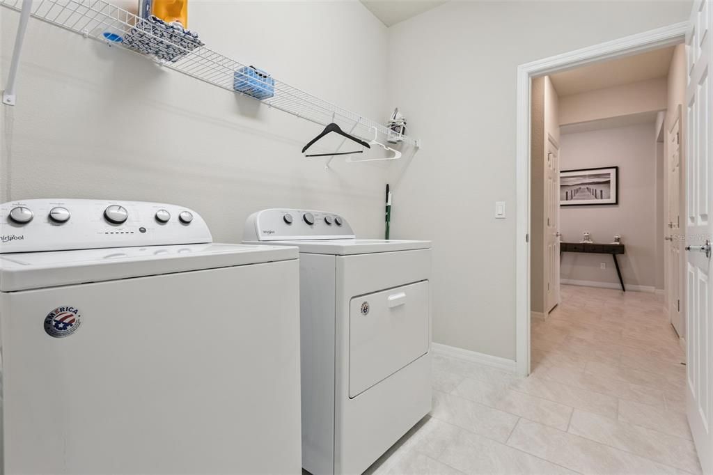 На продажу: $499,900 (3 спален, 2 ванн, 2208 Квадратных фут)