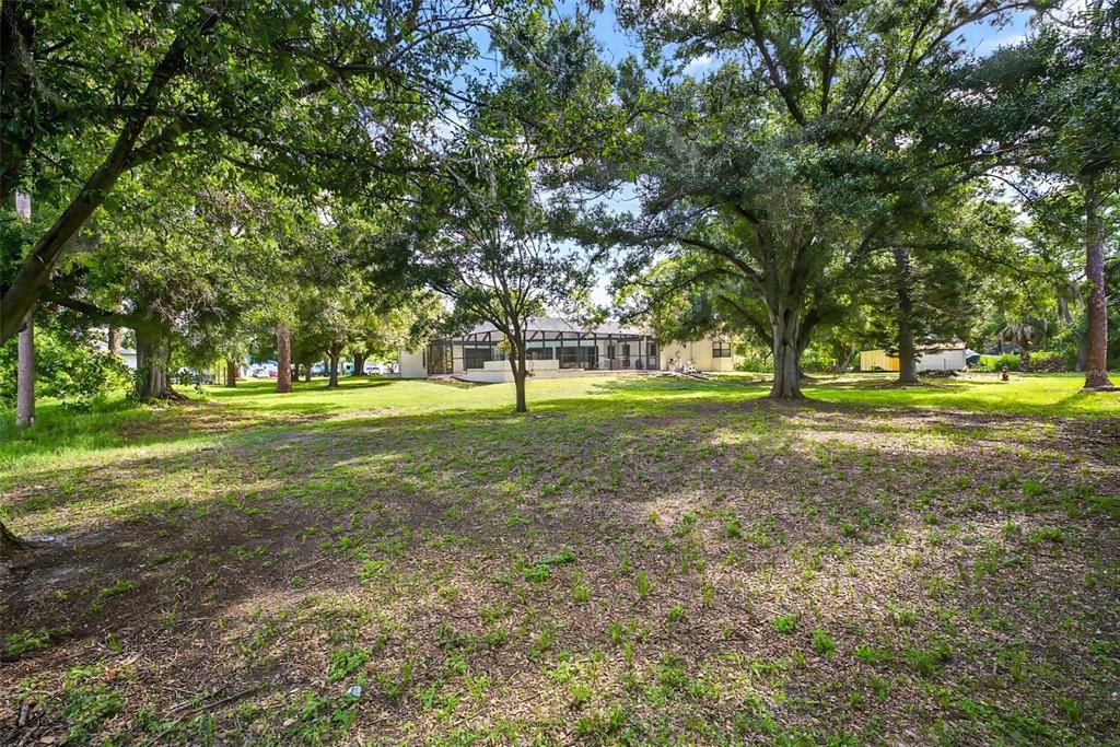 En Venta: $1,550,000 (4.43 acres)