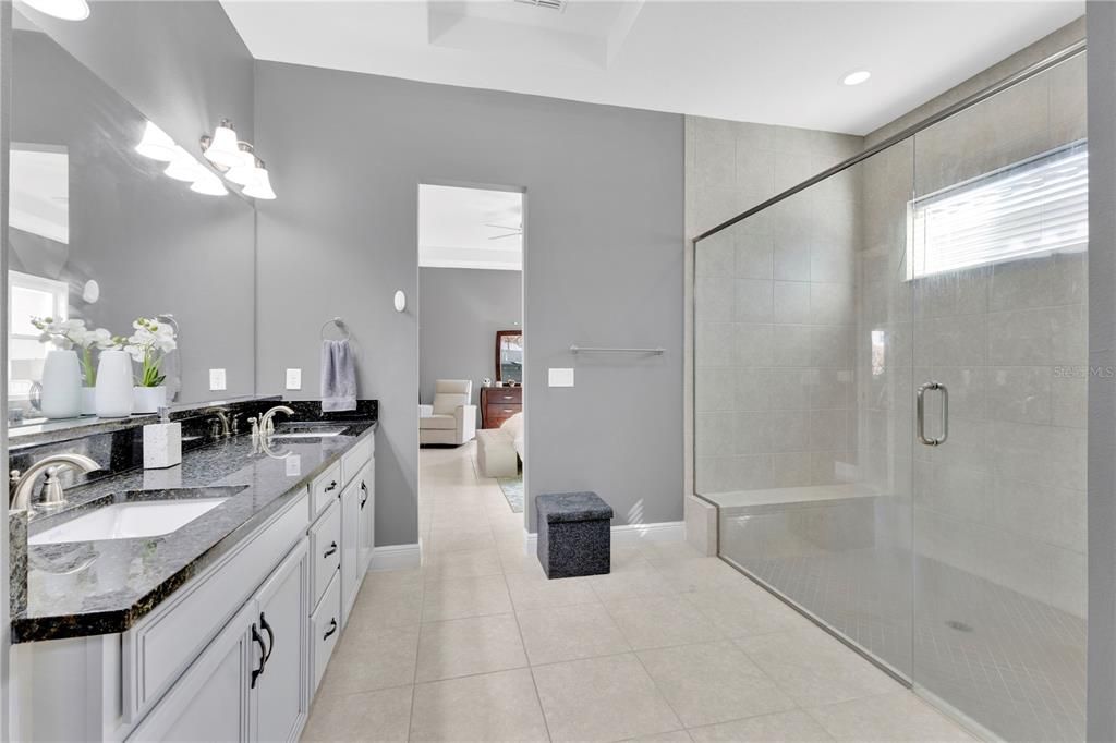 For Rent: $3,900 (4 beds, 3 baths, 2424 Square Feet)
