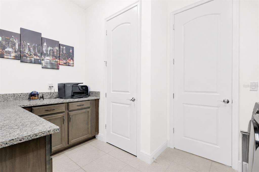 For Rent: $3,900 (4 beds, 3 baths, 2424 Square Feet)