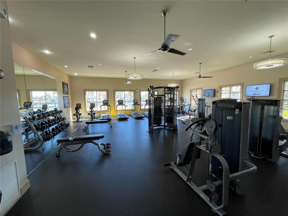 For Rent: $3,900 (4 beds, 3 baths, 2424 Square Feet)