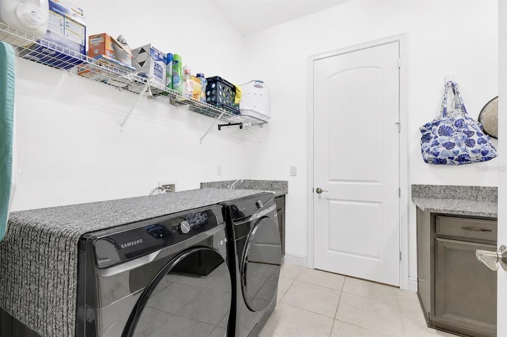 For Rent: $3,900 (4 beds, 3 baths, 2424 Square Feet)