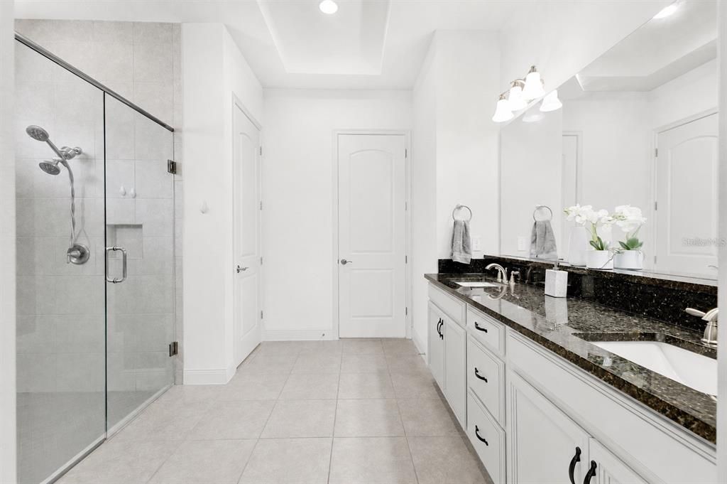For Rent: $3,900 (4 beds, 3 baths, 2424 Square Feet)