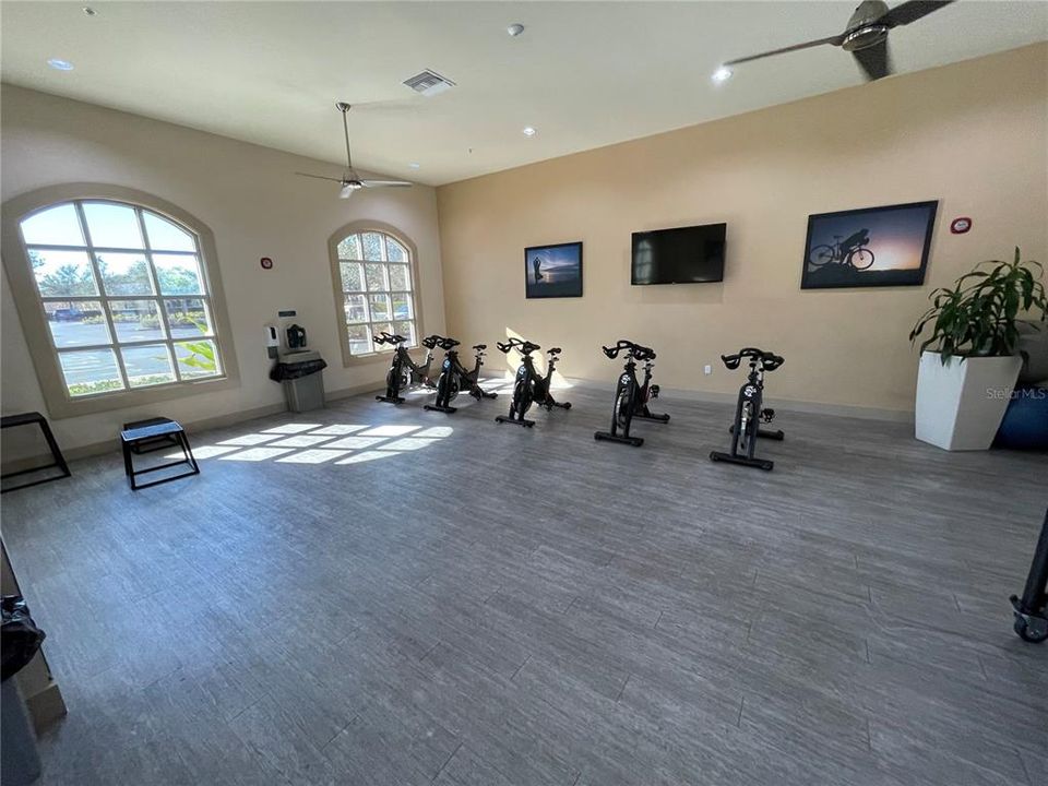 For Rent: $3,900 (4 beds, 3 baths, 2424 Square Feet)