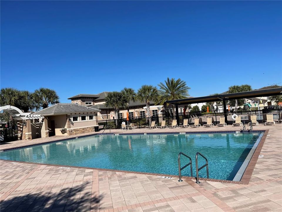 For Rent: $3,900 (4 beds, 3 baths, 2424 Square Feet)