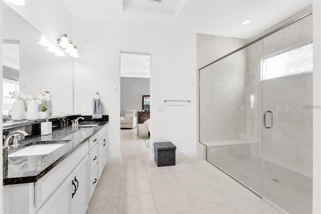 For Rent: $3,900 (4 beds, 3 baths, 2424 Square Feet)