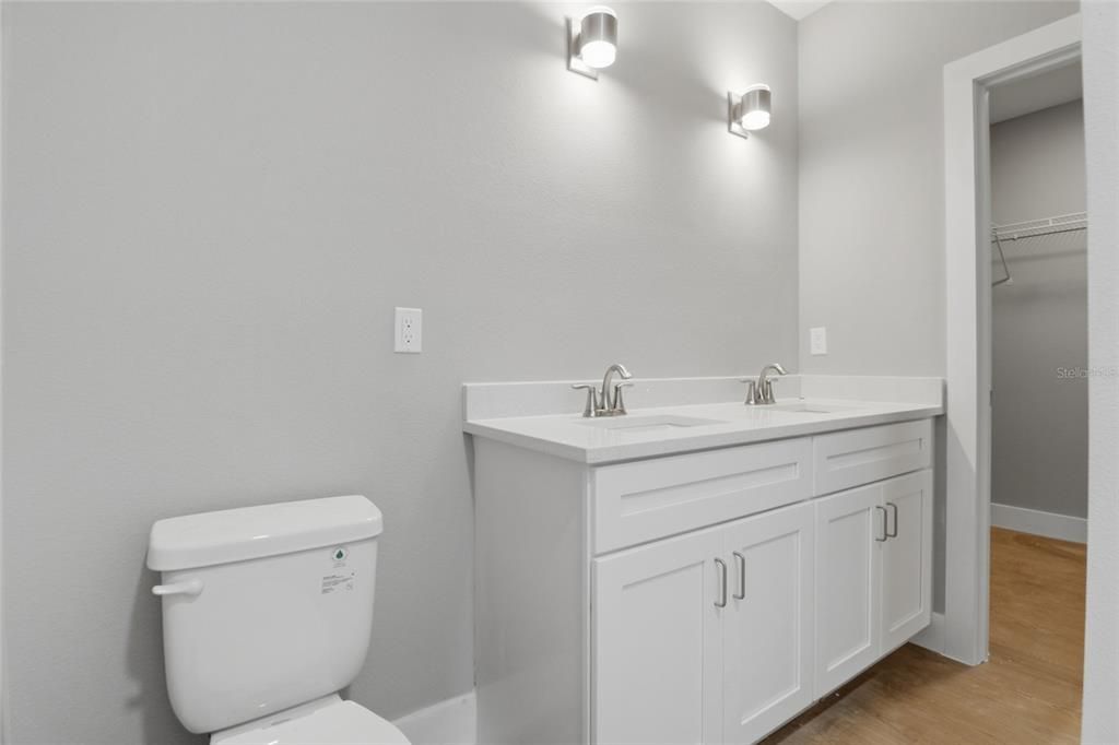For Sale: $349,900 (3 beds, 2 baths, 1281 Square Feet)