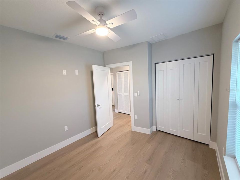 For Sale: $349,900 (3 beds, 2 baths, 1281 Square Feet)