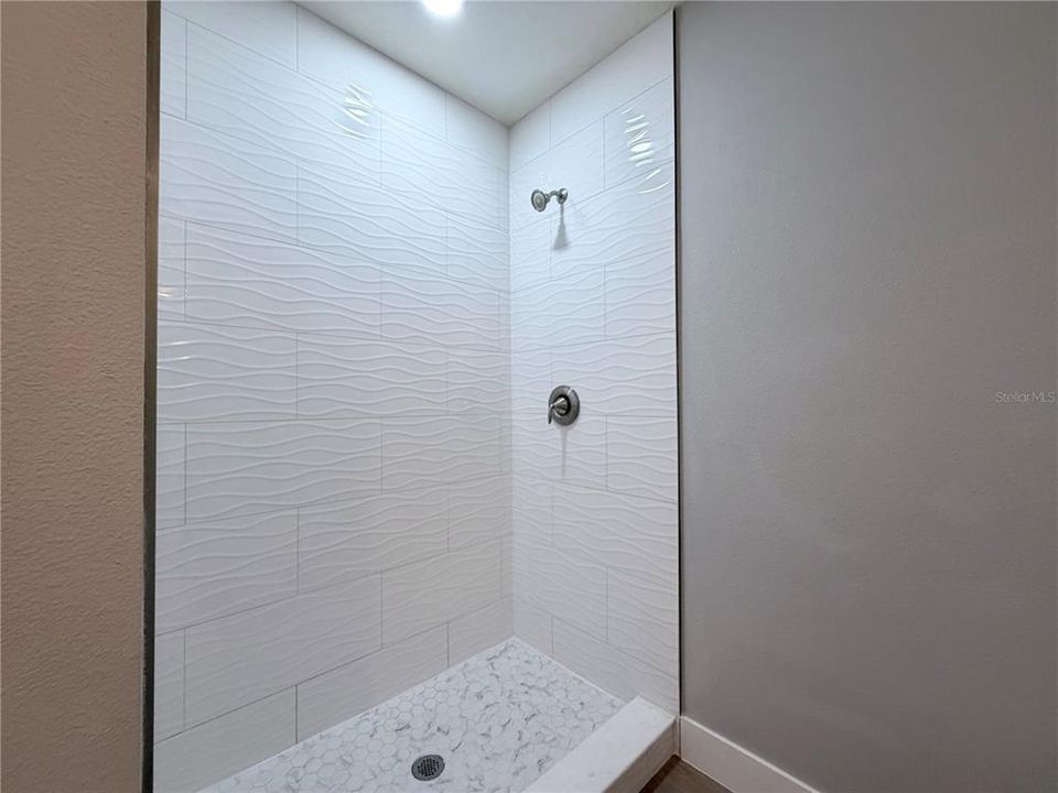 For Sale: $349,900 (3 beds, 2 baths, 1281 Square Feet)