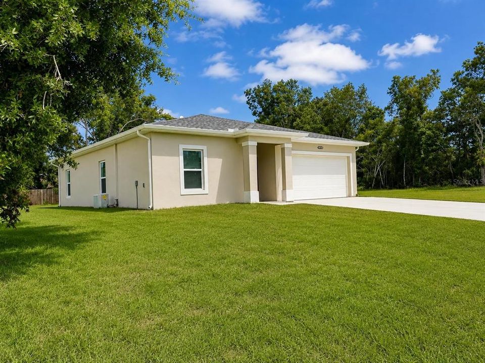 For Sale: $349,900 (3 beds, 2 baths, 1281 Square Feet)