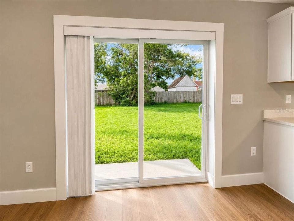 For Sale: $349,900 (3 beds, 2 baths, 1281 Square Feet)