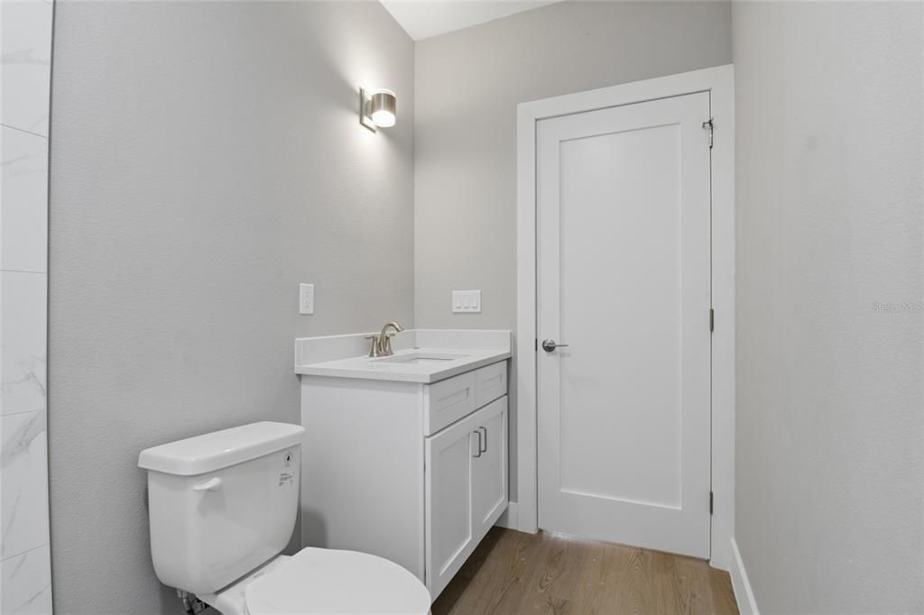 For Sale: $349,900 (3 beds, 2 baths, 1281 Square Feet)