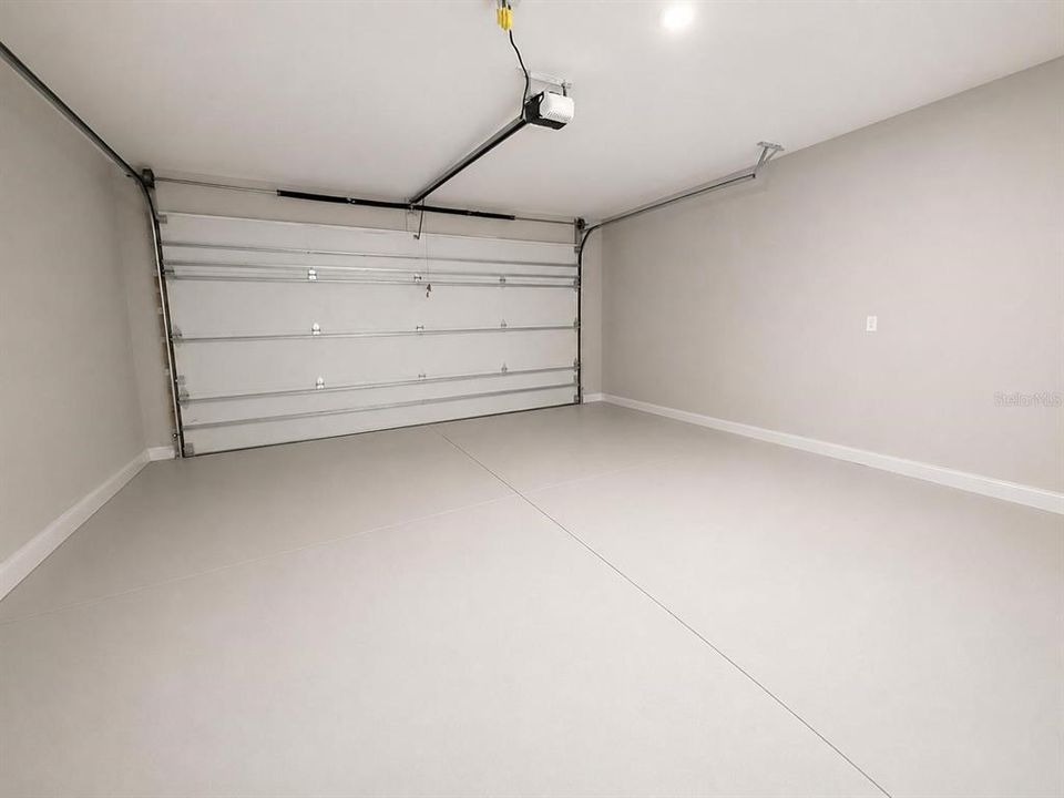 For Sale: $349,900 (3 beds, 2 baths, 1281 Square Feet)