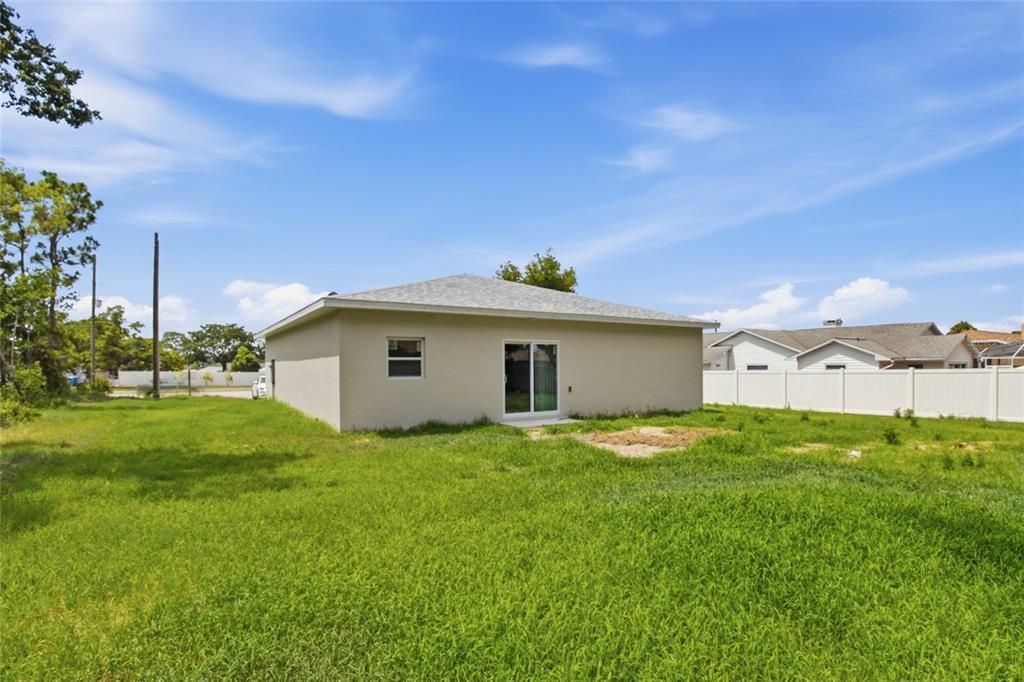 For Sale: $349,900 (3 beds, 2 baths, 1281 Square Feet)