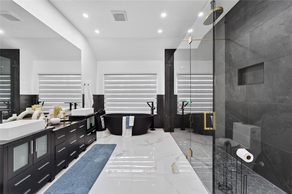 For Sale: $625,000 (4 beds, 3 baths, 2680 Square Feet)
