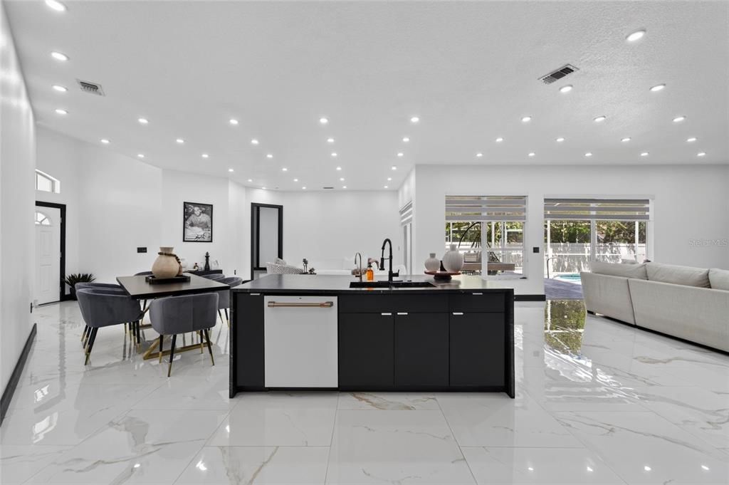 For Sale: $625,000 (4 beds, 3 baths, 2680 Square Feet)